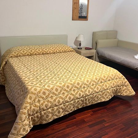 Gioviale Rooms ปอร์ติชี ภายนอก รูปภาพ